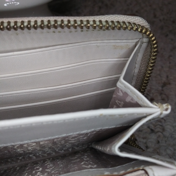 Kate Spade Cream Leather Three Dimensional Spade Patterned Zip Around Wallet - Picture 11 of 13